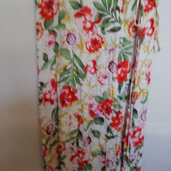 Lulu's floral shrt sleeve wrap dress red, green and white size Medium - Picture 5 of 16